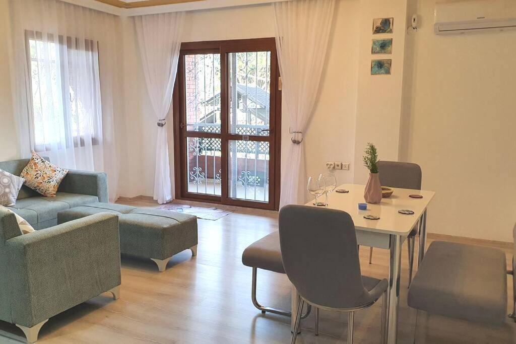 2+1 Apartm With Garden + Balcony , At Ladies Beach Кушадаси Екстер'єр фото